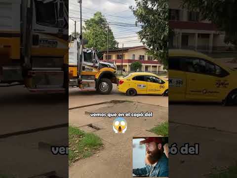 Camión vs taxi #trucks #trailers #camiones #camioneros #camion