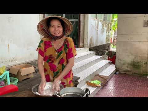 Cùng mẹ làm chuối khèo thơm nức mũi ngày mưa | Quỳnh Như Vlog