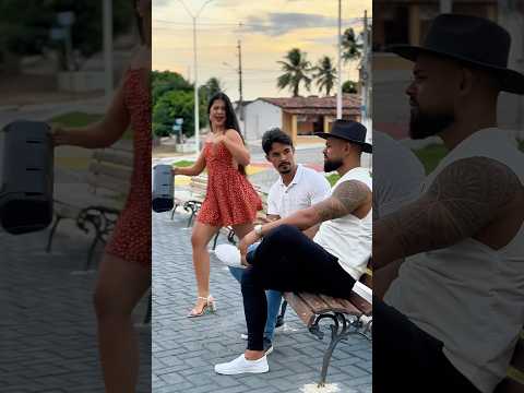 Veja a reação dos rapazes #dance #shortdance