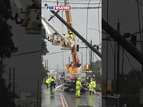 Watch: Hawaii Crews Restore Power Amid Powerful Storm