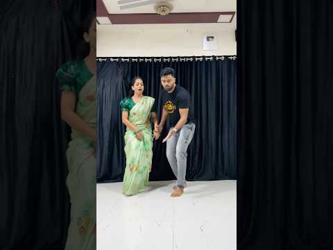 सांभाळ घसरलं पाय गं 😉 #marathi #marathisong #youtubeshorts #viral #trending #maharashtra #youtube