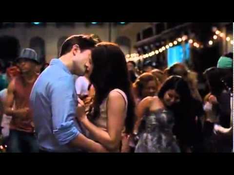 Twilight Breaking Dawn - Official Trailer.