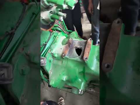 John Deere ki body fat gai #mechaniclife #ghazitractor #tractorrepair #agriculture #tractorworld