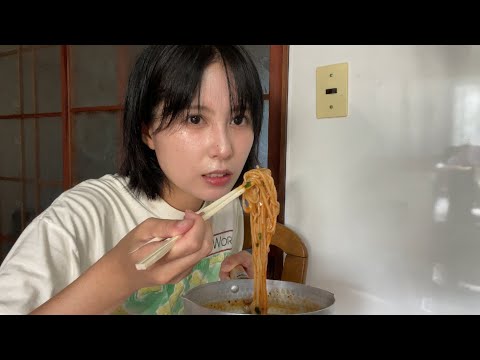 真夏×激辛ラーメン＝汗