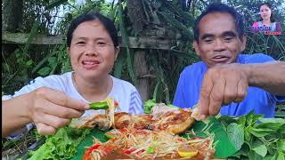 ส้มตำไก่ย่างเหลืองหอมเครื่องเทศกำลังแซ่บ