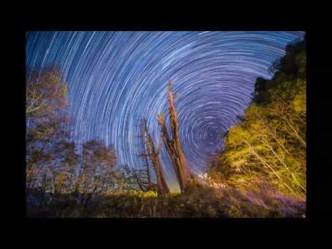 玉山塔塔加夫妻樹 星軌縮時 - YouTube(59秒)