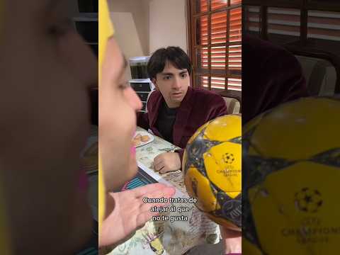 Lloró tanto que se le salió la barba 😂 #humor #hermanos #comedia #amordehermanos