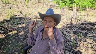 gracias a este amigo por mandarle de comer a santos