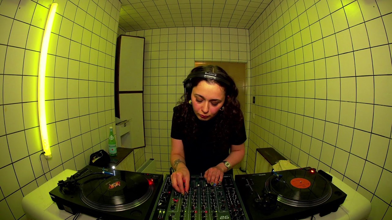 Nicole | HÖR – April 10 / 2026