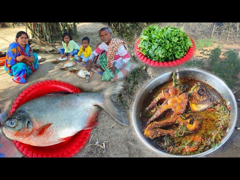 RUPCHAND FISH with PALAK SAAG Cooking and Eating Palak Fish Curry Recipe |Village Food