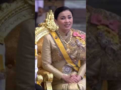 พระหัตถ์(มือ) "แม่" เป็นอะไรเพคะ