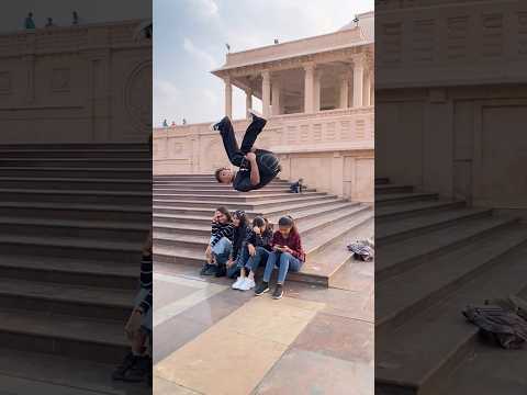 Girls reaction ???? #youtubeshort #viral #backflip #public #india #sorts #reels #dance ￼