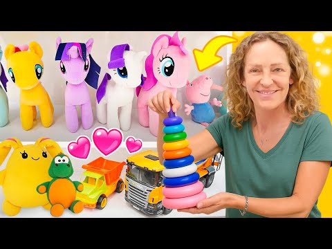 Oyuncak videoları! Nicole, bütün oyuncaklarını yeni rafa diziyor! Düzeltme oyunu