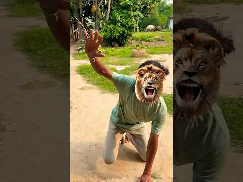 দেখি তো দরজা 🚪 খুলে কে যেনো আসছে 😱🫣🐅#funny #ytshort #viral #taiger #cat #trending