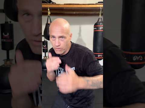 What is ‘bob and weave’ in Boxing?