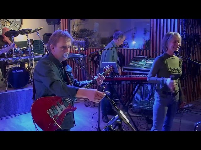 JJ Inc. bestaat sinds Juli 2023 als band. De vijf bandleden hebben elkaar in de studio leren kennen. De band speelt feelgood klassiekers in een eigentijds JJ Inc. Jasje. Beluister en bekijk de band alvast op de bandpagina. JJ Inc. Verzorgt studio optredens en speelt op uitnodiging op events. Neem contact met ons op via het contactformulier van onze website.

JJ Inc. has existed as a band since July 2023. The five band members met each other in the studio. The band plays feel-good classics in a contemporary JJ Inc. Jacket. Listen and watch the band on the band page. JJ Inc. Provides studio performances and plays at events by invitation. Contact us via the contact form on our website.

 Meet us at baermusic.nl/