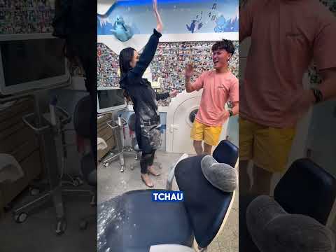 Quando a luva da dentista 茅 com p贸 | Maria Clara e JP