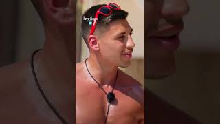 Impressive pecs 🍈🍈 #LoveIslandAU