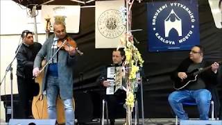 Cikánský folklór na masopustní Kampě