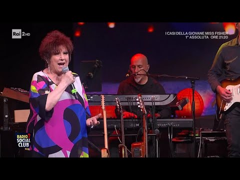 Orietta Berti canta "Quando l'amore diventa poesia" - Radio2 Social Club 21/06/2024