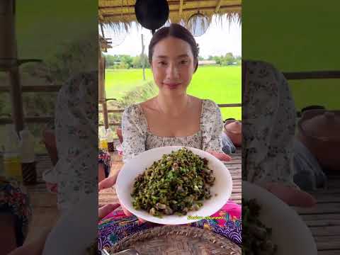 ซุบหอยขมใส่ผักบุ้ง