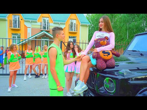 Hai skol Frogs VS Cheerleaders BUNNY | Diana School mein pahala sangharsh | Diana Series