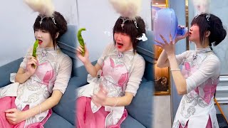 【鬥羅大陸】 小舞吃了一根辣椒，辣的噴火辣！有這麼辣嗎#斗羅大陸 #唐三 #小舞 #唐舞桐 #唐舞麟