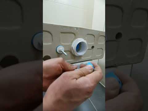 الخطوات الواجب اتباعها لتثبيت مقعد المرحاض