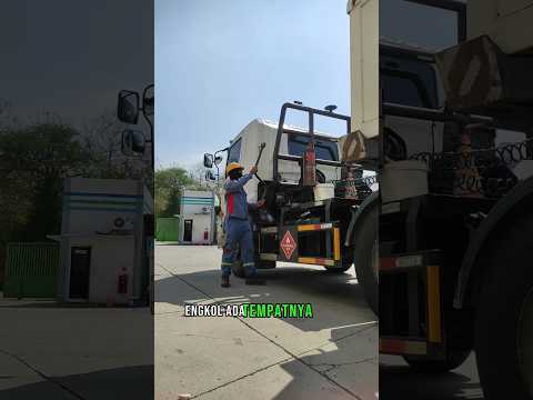 cara pasang engkol landing jack. yang tidak terbiasa akan kesusahan #truck #trailer #landingjack