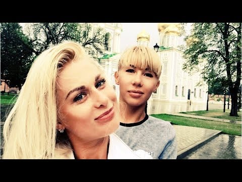 Воронеж. Дерзкая блондинка вынесла ногой стекло на встречке.