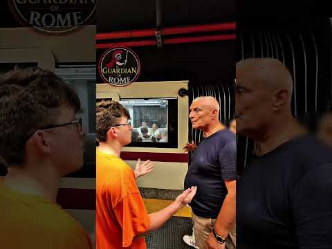 11 Pickpockets in One Frame #Shorts #Metro #Italy #GuardianofRome #Rome #Thieves #Shortsfeeds #Gypsy