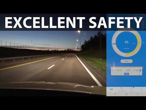 BMW iX xDrive40 acceleration, braking and noise test