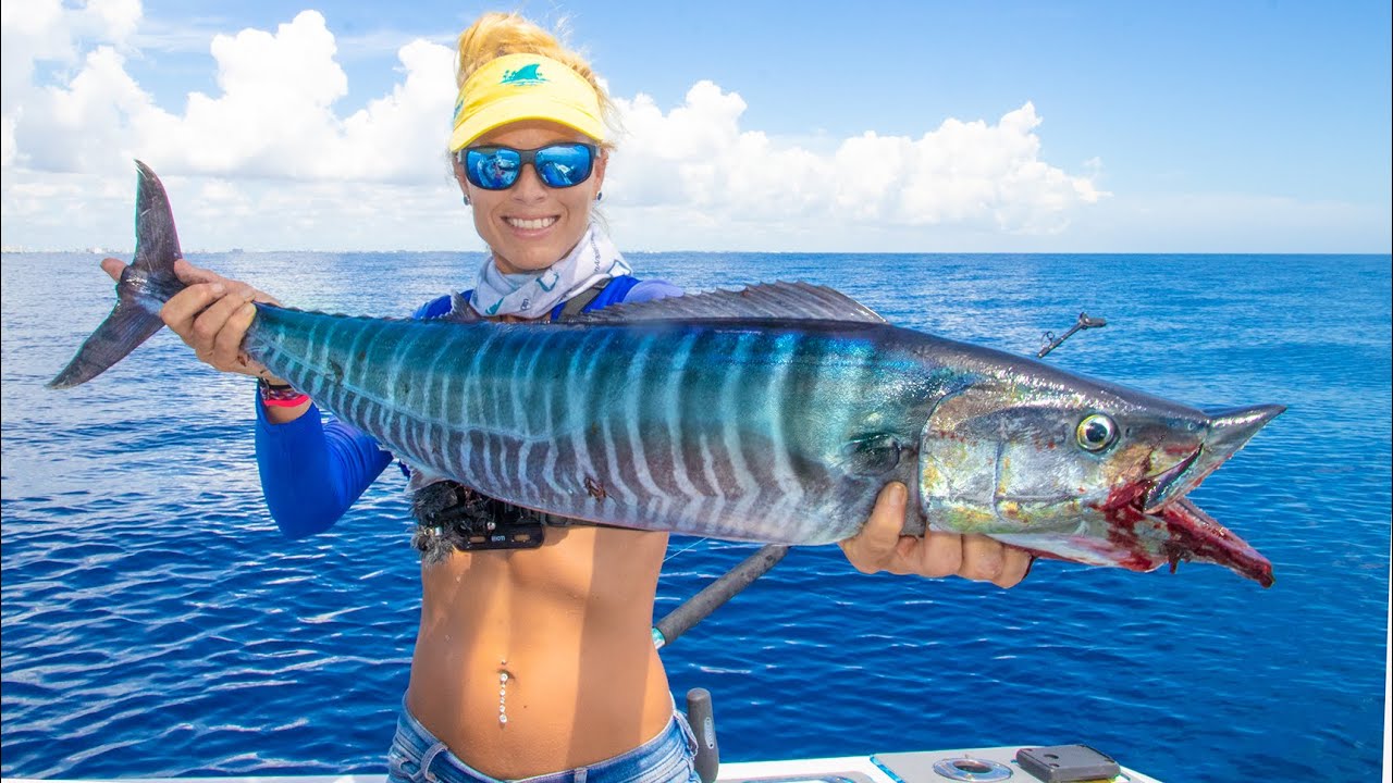 How to Catch DEEP SEA WAHOO While Saltwater Trolling! (Weed Line Fishing Florida)