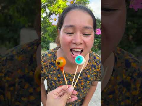 Thử thách nhắm mắt ăn kẹo Mắt , kẹo mút , kẹo dâu và tương ớt siêu ngon sự kết hợp hoàn hảo #shorts