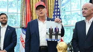Trump Reveals Photo From Putin, Plans to Sign It