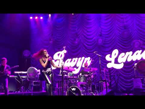 Ravyn Lenae “Closer (Ode 2 U)” live at the Fillmore 12-11-18