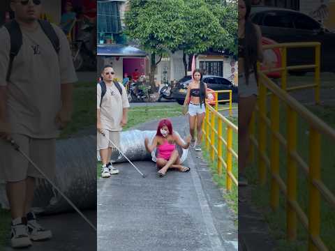 El gusano 🐛 gigante😂 #shortvideo #funny #viralvideo #humor #comedia #comedy #shorts