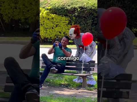 Asustando Gente en la Calle Disfrazado de Payaso it