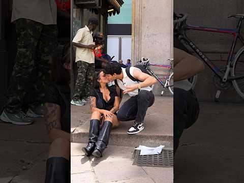 فتاه ‏تجرب طعم شفايفي اكثر من ثلاث مرات #naderraslan #prank #funnyvideos