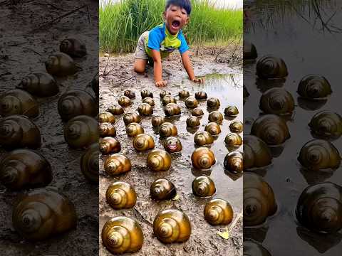 The guy shows SURVIVAL skills #survival #bushcraft #outdoors #lifehack #camping