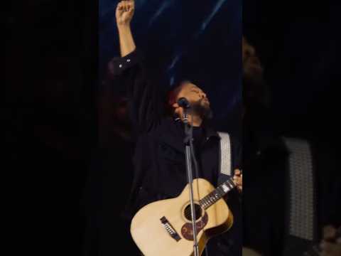 É proibido ficar parado onde a presença de Deus está!  #shorts #fernandinho