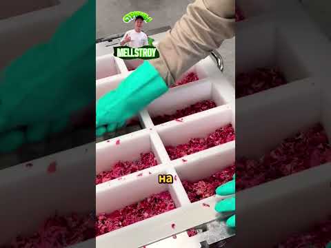 Она придумала крутой бизнес на старой одежде