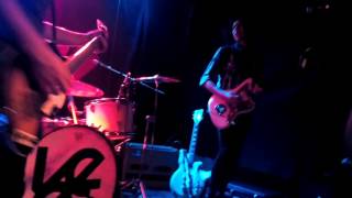 VEES - Wooden people (live)