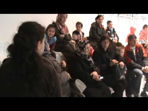 Yunuslarla Terapi - Yeni Gün Özel Eğitim - 2009