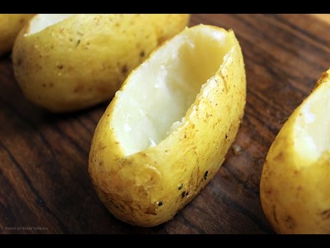 Batata assada recheada - preparação da batata