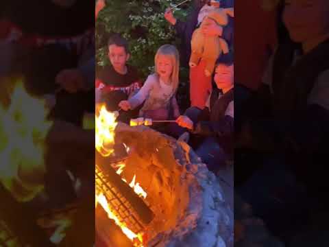 Den with friends fries marshmallows