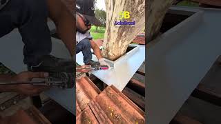CLIENTE DEIXOU UMA ARVORE NO MEIO DO TELHADO!