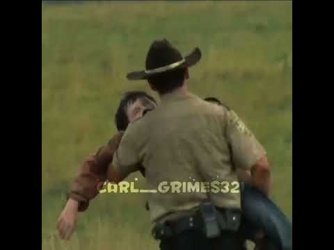 Carl Grimes le disparan-temporada 2 cap 1 y 2