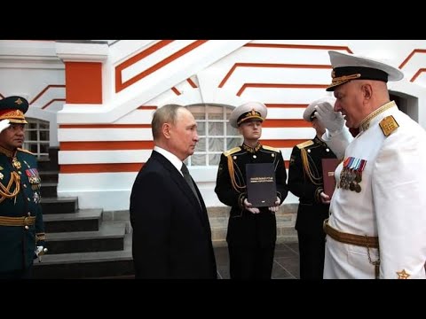 🇷🇺Vladimir Putin Inspected the ships before the parade of the Russian fleet in Saint Petersburg.