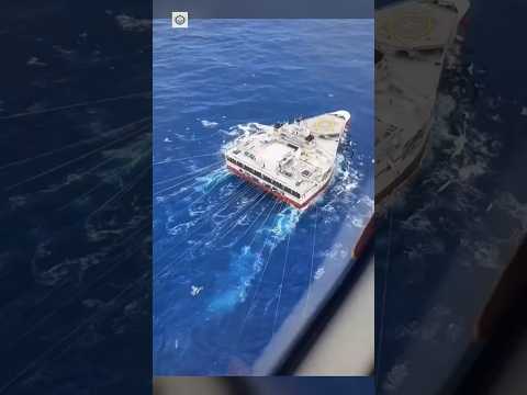 Kapal pencari harta karun di dasar laut